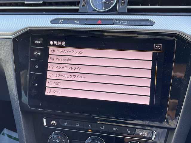 フォルクスワーゲン アルテオン Rライン 4M アドバンス 東京都 2018(平30)年 4.8万km シルバー ワンオーナー/新車時保証書　整備記録簿/取扱説明書　ナビ説明書/プリクラッシュブレーキシステム/アダプティブクルーズコントロール/レーンチェンジアシスト/レーンキープアシスト/パーキングアシスト/アイドリングストップ/純正ナビ/フルセグTV/SD/CD/DVD/REC/BT/AUX/USB/AppleCarplay/360度カメラ　ETC【DSRC】/レザーシート/全席シートヒーター/ハンドルヒーター/運転席メモリー付パワーシート【マッサージ付】/パワートランクドア/LEDヘッドライト/オートライト/スマートキー×2/パドルシフト付き革巻きハンドル/純正20インチアルミ