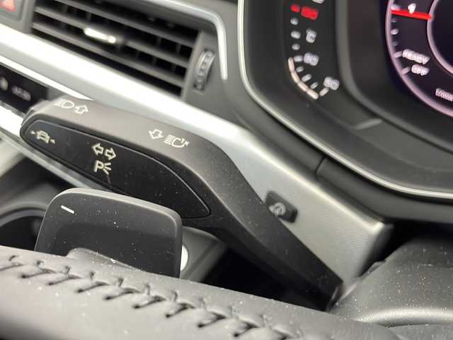 アウディ Ａ４ 35TFSIスポーツ ブラックエレガンス 愛知県 2019(令1)年 1.3万km ミトスブラックメタリック 125台限定車”black elegance”/禁煙車/純正MMIナビ/フルセグTV/サラウンドビューカメラ/バックカメラ/ビルトインETC2.0/純正ドライブレコーダー/マルチカラーアンビエントライト[特別装備]/純正フロアマット[特別装備]/純正18インチアルミホイール(10Yスポークデザイングロスブラックポリッシュド)[特別装備]/ラグジュアリーパッケージ/アシスタンスベーシックパッケージ/アシスタンスパッケージ/アウディプレセンスシティ/アウディプレセンスリヤ/アダプティブクルーズコントロール/アクティブレーンアシスト/アウディサイドアシスト/アウディパークアシスト/LEDヘッドライト/ハイビームアシスト/LEDリヤコンビライト/3ゾーンオートエアコン/パーシャルレザーシート/前席パワーシート/運転席ポジションメモリー/内装アルミニウムエリプス加飾/バーチャルコックピット/タイヤ空気圧警告/革巻きステアリング/ステアリングスイッチ/パドルシフト/プッシュスタート/電動格納ミラーウィンカー/電子パーキングブレーキ/ブレーキホールド/新車保証書・取扱説明書/記録簿R3~R6