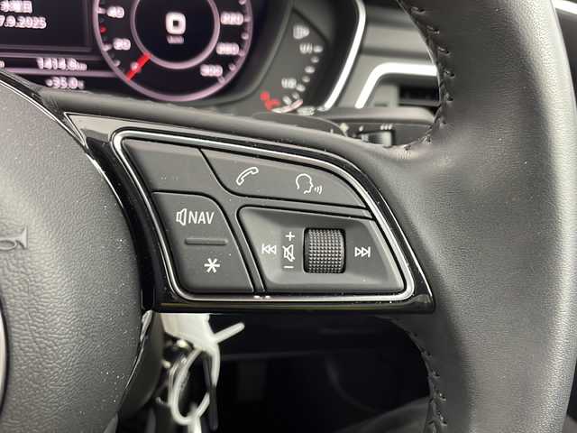 アウディ Ａ４ 35TFSIスポーツ ブラックエレガンス 愛知県 2019(令1)年 1.3万km ミトスブラックメタリック 125台限定車”black elegance”/禁煙車/純正MMIナビ/フルセグTV/サラウンドビューカメラ/バックカメラ/ビルトインETC2.0/純正ドライブレコーダー/マルチカラーアンビエントライト[特別装備]/純正フロアマット[特別装備]/純正18インチアルミホイール(10Yスポークデザイングロスブラックポリッシュド)[特別装備]/ラグジュアリーパッケージ/アシスタンスベーシックパッケージ/アシスタンスパッケージ/アウディプレセンスシティ/アウディプレセンスリヤ/アダプティブクルーズコントロール/アクティブレーンアシスト/アウディサイドアシスト/アウディパークアシスト/LEDヘッドライト/ハイビームアシスト/LEDリヤコンビライト/3ゾーンオートエアコン/パーシャルレザーシート/前席パワーシート/運転席ポジションメモリー/内装アルミニウムエリプス加飾/バーチャルコックピット/タイヤ空気圧警告/革巻きステアリング/ステアリングスイッチ/パドルシフト/プッシュスタート/電動格納ミラーウィンカー/電子パーキングブレーキ/ブレーキホールド/新車保証書・取扱説明書/記録簿R3~R6