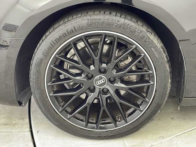 アウディ Ａ４ 35TFSIスポーツ ブラックエレガンス 愛知県 2019(令1)年 1.3万km ミトスブラックメタリック 125台限定車”black elegance”/禁煙車/純正MMIナビ/フルセグTV/サラウンドビューカメラ/バックカメラ/ビルトインETC2.0/純正ドライブレコーダー/マルチカラーアンビエントライト[特別装備]/純正フロアマット[特別装備]/純正18インチアルミホイール(10Yスポークデザイングロスブラックポリッシュド)[特別装備]/ラグジュアリーパッケージ/アシスタンスベーシックパッケージ/アシスタンスパッケージ/アウディプレセンスシティ/アウディプレセンスリヤ/アダプティブクルーズコントロール/アクティブレーンアシスト/アウディサイドアシスト/アウディパークアシスト/LEDヘッドライト/ハイビームアシスト/LEDリヤコンビライト/3ゾーンオートエアコン/パーシャルレザーシート/前席パワーシート/運転席ポジションメモリー/内装アルミニウムエリプス加飾/バーチャルコックピット/タイヤ空気圧警告/革巻きステアリング/ステアリングスイッチ/パドルシフト/プッシュスタート/電動格納ミラーウィンカー/電子パーキングブレーキ/ブレーキホールド/新車保証書・取扱説明書/記録簿R3~R6