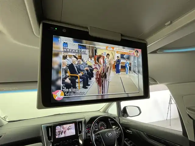 トヨタ ヴェルファイア Z Gエディション 福井県 2020(令2)年 5.7万km ホワイトパールクリスタルシャイン モデリスタエアロ/４WD/９インチナビ/フリップダウンモニター/バックカメラ/両側パワースライドドア/ハンドルヒーター/パワーシート/シートメモリ/オットマン/シートヒーター/エアシート/パワーバックドア/オートライト/オートハイビーム/クルーズコントロール/ビルトインETC/ドライブレコーダー/スマートキー/スペアキー1本