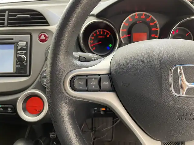 ホンダ フィット G スマートセレ ファインスタイル 滋賀県 2013(平25)年 12.5万km アラバスターシルバーメタリック 純正ディスプレイオーディオ/　USB/SD/CD/ワンセグ/ビルトインETC/バックカメラ/ステアリングスイッチ/オートライト/パワーステアリング/フロントデフロスター/スマートキー/ドアバイザー/リアワイパー