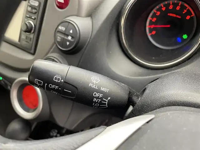 ホンダ フィット G スマートセレ ファインスタイル 滋賀県 2013(平25)年 12.5万km アラバスターシルバーメタリック 純正ディスプレイオーディオ/　USB/SD/CD/ワンセグ/ビルトインETC/バックカメラ/ステアリングスイッチ/オートライト/パワーステアリング/フロントデフロスター/スマートキー/ドアバイザー/リアワイパー