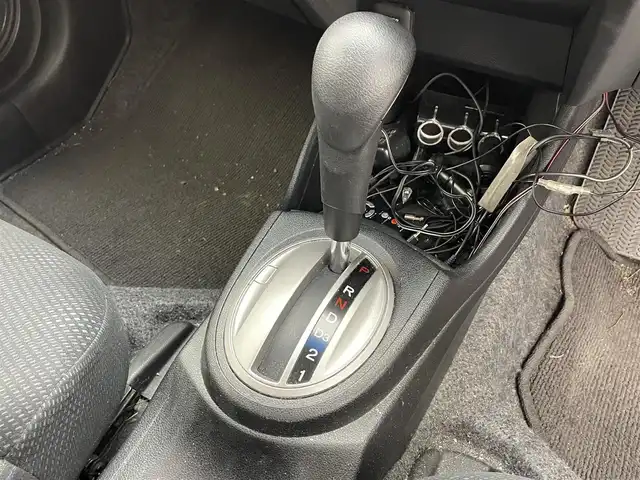 ホンダ フィット G スマートセレ ファインスタイル 滋賀県 2013(平25)年 12.5万km アラバスターシルバーメタリック 純正ディスプレイオーディオ/　USB/SD/CD/ワンセグ/ビルトインETC/バックカメラ/ステアリングスイッチ/オートライト/パワーステアリング/フロントデフロスター/スマートキー/ドアバイザー/リアワイパー