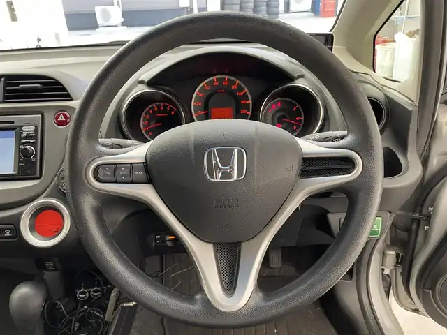 ホンダ フィット G スマートセレ ファインスタイル 滋賀県 2013(平25)年 12.5万km アラバスターシルバーメタリック 純正ディスプレイオーディオ/　USB/SD/CD/ワンセグ/ビルトインETC/バックカメラ/ステアリングスイッチ/オートライト/パワーステアリング/フロントデフロスター/スマートキー/ドアバイザー/リアワイパー