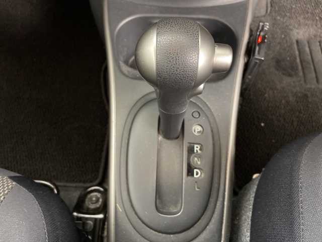 日産 ラティオ G 道央・札幌 2012(平24)年 4.4万km ブリリアントシルバー ・ワンオーナー/・純正オーディオ/・CD/AUX/・横滑り防止装置/ETC/・プッシュスタート/スマートキー/・ヘッドライトレベライザー/・電動格納ミラー/・純正フロアマット/・オートエアコン/・ドアバイザー/・積込夏タイヤ純正AWセット