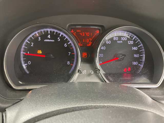 日産 ラティオ G 道央・札幌 2012(平24)年 4.4万km ブリリアントシルバー ・ワンオーナー/・純正オーディオ/・CD/AUX/・横滑り防止装置/ETC/・プッシュスタート/スマートキー/・ヘッドライトレベライザー/・電動格納ミラー/・純正フロアマット/・オートエアコン/・ドアバイザー/・積込夏タイヤ純正AWセット