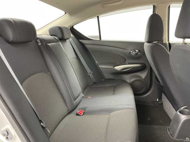 日産 ラティオ G 道央・札幌 2012(平24)年 4.4万km ブリリアントシルバー ・ワンオーナー/・純正オーディオ/・CD/AUX/・横滑り防止装置/ETC/・プッシュスタート/スマートキー/・ヘッドライトレベライザー/・電動格納ミラー/・純正フロアマット/・オートエアコン/・ドアバイザー/・積込夏タイヤ純正AWセット