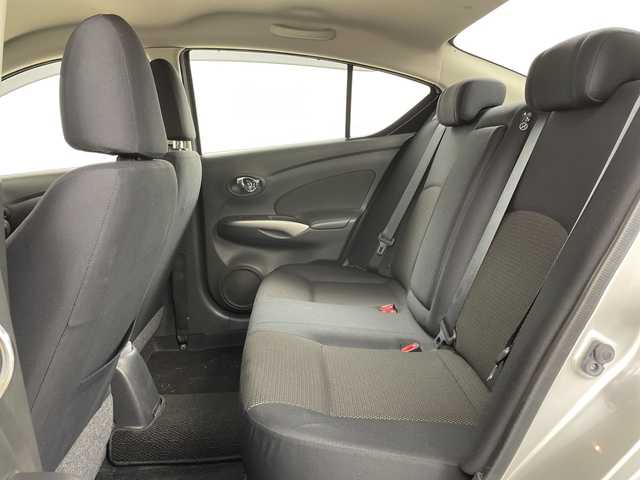 日産 ラティオ G 道央・札幌 2012(平24)年 4.4万km ブリリアントシルバー ・ワンオーナー/・純正オーディオ/・CD/AUX/・横滑り防止装置/ETC/・プッシュスタート/スマートキー/・ヘッドライトレベライザー/・電動格納ミラー/・純正フロアマット/・オートエアコン/・ドアバイザー/・積込夏タイヤ純正AWセット