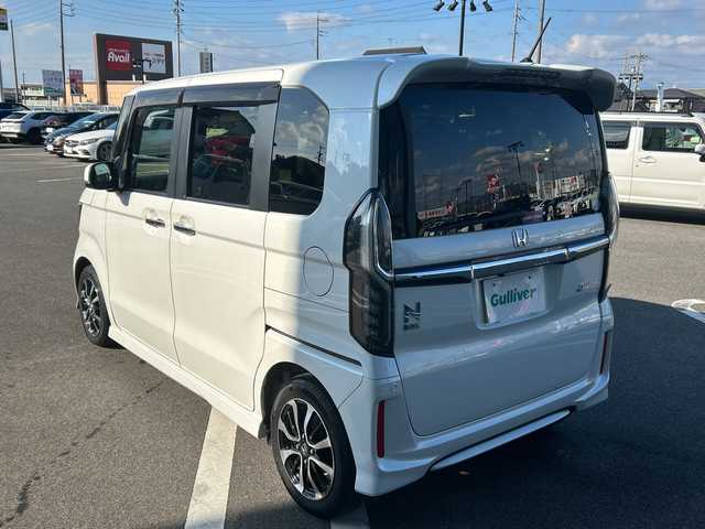 ホンダ Ｎ ＢＯＸ カスタム G L ホンダセンシング 岐阜県 2018(平30)年 3.3万km プラチナホワイトパール 登録時走行距離32399km/社外ナビ（AVIC-RZ802）/フルセグテレビ/バックカメラ/Blue tooth・CD・DVD・SDミュージックサーバー・USB/ビルトインETC/両側パワースライドドア/エアロ（サイド）/ホンダセンシング/衝突軽減ブレーキ/先行車発進お知らせ機能/歩行者事故低減ステアリング/標識認識機能/EBD（電子制御制動力配分システム）付ABS/コーナーセンサー前後/レーダークルーズコントロール/レーンキープアシスト/ドライブレコーダー前方/LEDヘッドライト/フォグランプ/オートライト/横滑り防止装置/盗難防止装置/純正14アルミホイール/SRSエアバッグシステム運転席・助手席/カーテンエアバッグ/布系シート/ベンチシート/社外フロアマット/プッシュスタート/スマートキー/スペアキー1本/パドルシフト/アイドリングストップ/オートエアコン/取扱説明書/保証書/記録簿