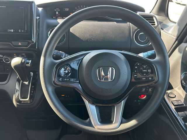 ホンダ Ｎ ＢＯＸ カスタム G L ホンダセンシング 岐阜県 2018(平30)年 3.3万km プラチナホワイトパール 登録時走行距離32399km/社外ナビ（AVIC-RZ802）/フルセグテレビ/バックカメラ/Blue tooth・CD・DVD・SDミュージックサーバー・USB/ビルトインETC/両側パワースライドドア/エアロ（サイド）/ホンダセンシング/衝突軽減ブレーキ/先行車発進お知らせ機能/歩行者事故低減ステアリング/標識認識機能/EBD（電子制御制動力配分システム）付ABS/コーナーセンサー前後/レーダークルーズコントロール/レーンキープアシスト/ドライブレコーダー前方/LEDヘッドライト/フォグランプ/オートライト/横滑り防止装置/盗難防止装置/純正14アルミホイール/SRSエアバッグシステム運転席・助手席/カーテンエアバッグ/布系シート/ベンチシート/社外フロアマット/プッシュスタート/スマートキー/スペアキー1本/パドルシフト/アイドリングストップ/オートエアコン/取扱説明書/保証書/記録簿