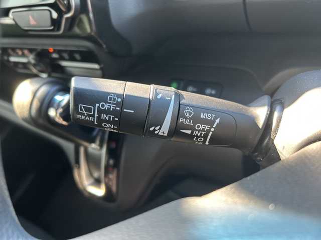 ホンダ Ｎ ＢＯＸ カスタム G L ホンダセンシング 岐阜県 2018(平30)年 3.3万km プラチナホワイトパール 登録時走行距離32399km/社外ナビ（AVIC-RZ802）/フルセグテレビ/バックカメラ/Blue tooth・CD・DVD・SDミュージックサーバー・USB/ビルトインETC/両側パワースライドドア/エアロ（サイド）/ホンダセンシング/衝突軽減ブレーキ/先行車発進お知らせ機能/歩行者事故低減ステアリング/標識認識機能/EBD（電子制御制動力配分システム）付ABS/コーナーセンサー前後/レーダークルーズコントロール/レーンキープアシスト/ドライブレコーダー前方/LEDヘッドライト/フォグランプ/オートライト/横滑り防止装置/盗難防止装置/純正14アルミホイール/SRSエアバッグシステム運転席・助手席/カーテンエアバッグ/布系シート/ベンチシート/社外フロアマット/プッシュスタート/スマートキー/スペアキー1本/パドルシフト/アイドリングストップ/オートエアコン/取扱説明書/保証書/記録簿