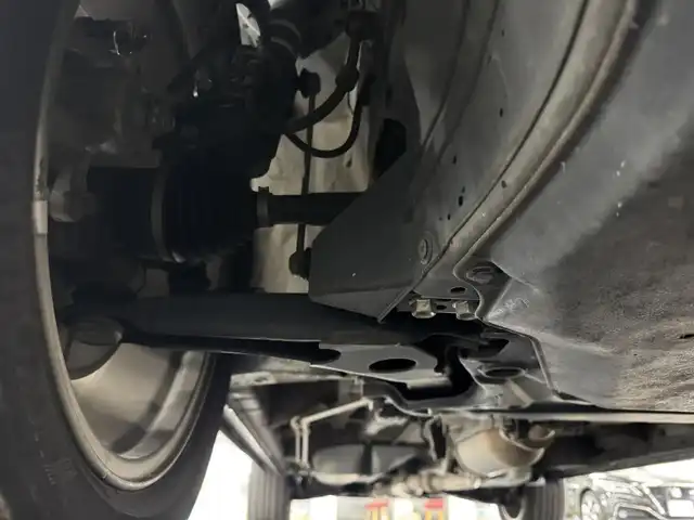 三菱 デリカＤ：５ P 三重県 2019(平31)年 4.9万km ダイヤモンドブラックマイカ ディーゼル・ターボ/フルタイム4WD/MTモード付インパネ8AT/純正 10.1インチナビ QY9000MC/（FM/AM/TV/Music Catcher/Bluetooth/CD/DVD/SD/USB/iPod/HDMI/AUX）/純正 11.5インチ 後席モニター（ALPINE製）/マルチアラウンドモニター/両側オートスライドドア/ドライブレコーダー 前方/ビルトイン ETC/e-Assist/・衝突被害軽減ブレーキシステム/・車線逸脱警報システム/・レーダークルーズコントロールシステム/・オートハイビーム/・誤発進抑制機能（前進時）/・後側方車両検知警報システム（レーンチェンジアシスト機能付）［BSW/LCA］/・後退時交差車両検知警報システム［RCTA］/など/装備/・パワーシート（D6way）/・シートヒーター（D/N）/・左右独立オートエアコン/・後席クーラー＆ヒーター/・AC100V電源コンセント（100W）/・オートライト/・LED ヘッドランプ＋フロントフォグランプ/・パドルシフト/・純正18inAW/・プッシュスタート/・保/取/・スマートキーx2/など