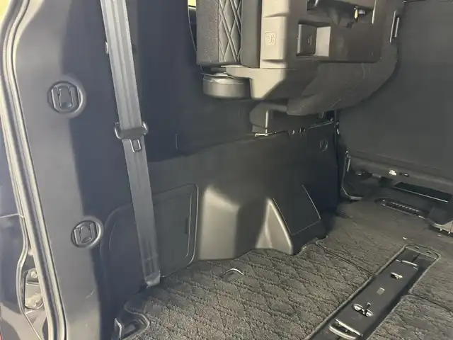 三菱 デリカＤ：５ P 三重県 2019(平31)年 4.9万km ダイヤモンドブラックマイカ ディーゼル・ターボ/フルタイム4WD/MTモード付インパネ8AT/純正 10.1インチナビ QY9000MC/（FM/AM/TV/Music Catcher/Bluetooth/CD/DVD/SD/USB/iPod/HDMI/AUX）/純正 11.5インチ 後席モニター（ALPINE製）/マルチアラウンドモニター/両側オートスライドドア/ドライブレコーダー 前方/ビルトイン ETC/e-Assist/・衝突被害軽減ブレーキシステム/・車線逸脱警報システム/・レーダークルーズコントロールシステム/・オートハイビーム/・誤発進抑制機能（前進時）/・後側方車両検知警報システム（レーンチェンジアシスト機能付）［BSW/LCA］/・後退時交差車両検知警報システム［RCTA］/など/装備/・パワーシート（D6way）/・シートヒーター（D/N）/・左右独立オートエアコン/・後席クーラー＆ヒーター/・AC100V電源コンセント（100W）/・オートライト/・LED ヘッドランプ＋フロントフォグランプ/・パドルシフト/・純正18inAW/・プッシュスタート/・保/取/・スマートキーx2/など