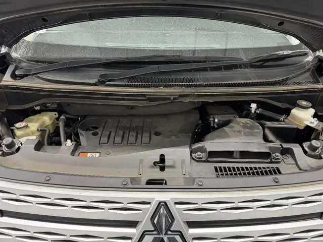 三菱 デリカＤ：５ P 三重県 2019(平31)年 4.9万km ダイヤモンドブラックマイカ ディーゼル・ターボ/フルタイム4WD/MTモード付インパネ8AT/純正 10.1インチナビ QY9000MC/（FM/AM/TV/Music Catcher/Bluetooth/CD/DVD/SD/USB/iPod/HDMI/AUX）/純正 11.5インチ 後席モニター（ALPINE製）/マルチアラウンドモニター/両側オートスライドドア/ドライブレコーダー 前方/ビルトイン ETC/e-Assist/・衝突被害軽減ブレーキシステム/・車線逸脱警報システム/・レーダークルーズコントロールシステム/・オートハイビーム/・誤発進抑制機能（前進時）/・後側方車両検知警報システム（レーンチェンジアシスト機能付）［BSW/LCA］/・後退時交差車両検知警報システム［RCTA］/など/装備/・パワーシート（D6way）/・シートヒーター（D/N）/・左右独立オートエアコン/・後席クーラー＆ヒーター/・AC100V電源コンセント（100W）/・オートライト/・LED ヘッドランプ＋フロントフォグランプ/・パドルシフト/・純正18inAW/・プッシュスタート/・保/取/・スマートキーx2/など