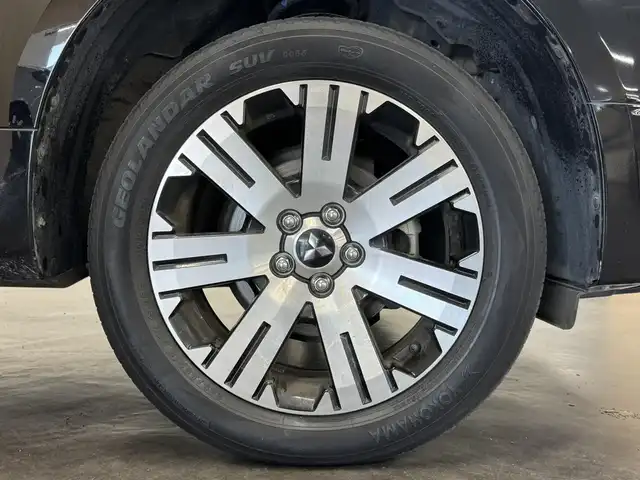 三菱 デリカＤ：５ P 三重県 2019(平31)年 4.9万km ダイヤモンドブラックマイカ ディーゼル・ターボ/フルタイム4WD/MTモード付インパネ8AT/純正 10.1インチナビ QY9000MC/（FM/AM/TV/Music Catcher/Bluetooth/CD/DVD/SD/USB/iPod/HDMI/AUX）/純正 11.5インチ 後席モニター（ALPINE製）/マルチアラウンドモニター/両側オートスライドドア/ドライブレコーダー 前方/ビルトイン ETC/e-Assist/・衝突被害軽減ブレーキシステム/・車線逸脱警報システム/・レーダークルーズコントロールシステム/・オートハイビーム/・誤発進抑制機能（前進時）/・後側方車両検知警報システム（レーンチェンジアシスト機能付）［BSW/LCA］/・後退時交差車両検知警報システム［RCTA］/など/装備/・パワーシート（D6way）/・シートヒーター（D/N）/・左右独立オートエアコン/・後席クーラー＆ヒーター/・AC100V電源コンセント（100W）/・オートライト/・LED ヘッドランプ＋フロントフォグランプ/・パドルシフト/・純正18inAW/・プッシュスタート/・保/取/・スマートキーx2/など