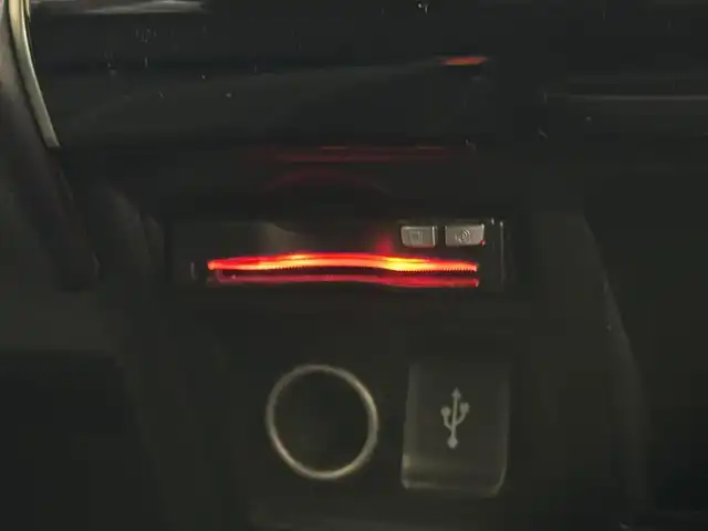 三菱 デリカＤ：５ P 三重県 2019(平31)年 4.9万km ダイヤモンドブラックマイカ ディーゼル・ターボ/フルタイム4WD/MTモード付インパネ8AT/純正 10.1インチナビ QY9000MC/（FM/AM/TV/Music Catcher/Bluetooth/CD/DVD/SD/USB/iPod/HDMI/AUX）/純正 11.5インチ 後席モニター（ALPINE製）/マルチアラウンドモニター/両側オートスライドドア/ドライブレコーダー 前方/ビルトイン ETC/e-Assist/・衝突被害軽減ブレーキシステム/・車線逸脱警報システム/・レーダークルーズコントロールシステム/・オートハイビーム/・誤発進抑制機能（前進時）/・後側方車両検知警報システム（レーンチェンジアシスト機能付）［BSW/LCA］/・後退時交差車両検知警報システム［RCTA］/など/装備/・パワーシート（D6way）/・シートヒーター（D/N）/・左右独立オートエアコン/・後席クーラー＆ヒーター/・AC100V電源コンセント（100W）/・オートライト/・LED ヘッドランプ＋フロントフォグランプ/・パドルシフト/・純正18inAW/・プッシュスタート/・保/取/・スマートキーx2/など