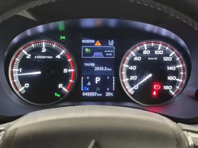 三菱 デリカＤ：５ P 三重県 2019(平31)年 4.9万km ダイヤモンドブラックマイカ ディーゼル・ターボ/フルタイム4WD/MTモード付インパネ8AT/純正 10.1インチナビ QY9000MC/（FM/AM/TV/Music Catcher/Bluetooth/CD/DVD/SD/USB/iPod/HDMI/AUX）/純正 11.5インチ 後席モニター（ALPINE製）/マルチアラウンドモニター/両側オートスライドドア/ドライブレコーダー 前方/ビルトイン ETC/e-Assist/・衝突被害軽減ブレーキシステム/・車線逸脱警報システム/・レーダークルーズコントロールシステム/・オートハイビーム/・誤発進抑制機能（前進時）/・後側方車両検知警報システム（レーンチェンジアシスト機能付）［BSW/LCA］/・後退時交差車両検知警報システム［RCTA］/など/装備/・パワーシート（D6way）/・シートヒーター（D/N）/・左右独立オートエアコン/・後席クーラー＆ヒーター/・AC100V電源コンセント（100W）/・オートライト/・LED ヘッドランプ＋フロントフォグランプ/・パドルシフト/・純正18inAW/・プッシュスタート/・保/取/・スマートキーx2/など