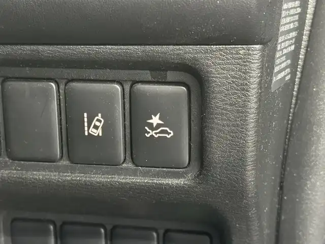 三菱 デリカＤ：５ P 三重県 2019(平31)年 4.9万km ダイヤモンドブラックマイカ ディーゼル・ターボ/フルタイム4WD/MTモード付インパネ8AT/純正 10.1インチナビ QY9000MC/（FM/AM/TV/Music Catcher/Bluetooth/CD/DVD/SD/USB/iPod/HDMI/AUX）/純正 11.5インチ 後席モニター（ALPINE製）/マルチアラウンドモニター/両側オートスライドドア/ドライブレコーダー 前方/ビルトイン ETC/e-Assist/・衝突被害軽減ブレーキシステム/・車線逸脱警報システム/・レーダークルーズコントロールシステム/・オートハイビーム/・誤発進抑制機能（前進時）/・後側方車両検知警報システム（レーンチェンジアシスト機能付）［BSW/LCA］/・後退時交差車両検知警報システム［RCTA］/など/装備/・パワーシート（D6way）/・シートヒーター（D/N）/・左右独立オートエアコン/・後席クーラー＆ヒーター/・AC100V電源コンセント（100W）/・オートライト/・LED ヘッドランプ＋フロントフォグランプ/・パドルシフト/・純正18inAW/・プッシュスタート/・保/取/・スマートキーx2/など