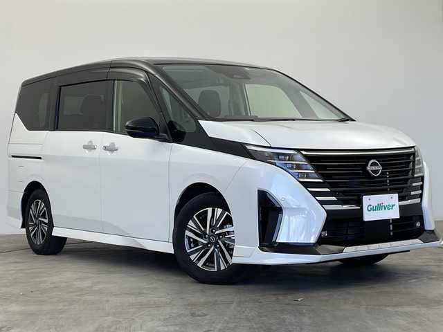 日産 セレナ ハイウェイスター V 群馬県 2023(令5)年 3.1万km パールⅡ 純正フロントエアロ　純正１１型後席モニター　純正１２．３型ナビ　デジタルインナーミラー　プロパイロット　ワイヤレス充電器　両側電動スライドドア　パドルシフト　ＥＴＣ２．０　パドルシフト　禁煙