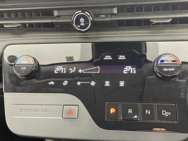 日産 セレナ ハイウェイスター V 群馬県 2023(令5)年 3.1万km パールⅡ 純正フロントエアロ　純正１１型後席モニター　純正１２．３型ナビ　デジタルインナーミラー　プロパイロット　ワイヤレス充電器　両側電動スライドドア　パドルシフト　ＥＴＣ２．０　パドルシフト　禁煙