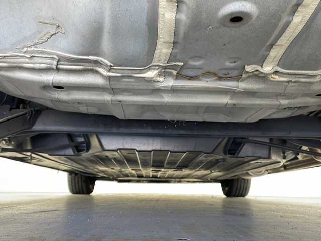 ホンダ フィット ハイブリット Fパッケージ 栃木県 2016(平28)年 3.4万km ブリリアントスポーティブルーメタリック2トーン 福祉車両/助手席回転シート/禁煙車/純正メモリーナビ/・ワンセグ/CD/Bluetooth/SD/USB/バックカメラ/ビルトインETC/前後ドライブレコーダー/オートライト/ステアリングスイッチ/電動格納ウインカーミラー/純正フロアマット/ドアバイザー/●純正ホイールカバー/●保証書/●取扱説明書