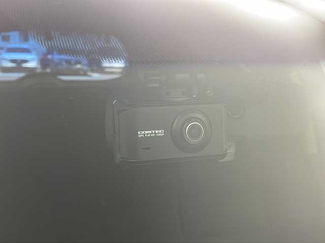 ホンダ フィット ハイブリット Fパッケージ 栃木県 2016(平28)年 3.4万km ブリリアントスポーティブルーメタリック2トーン 福祉車両/助手席回転シート/禁煙車/純正メモリーナビ/・ワンセグ/CD/Bluetooth/SD/USB/バックカメラ/ビルトインETC/前後ドライブレコーダー/オートライト/ステアリングスイッチ/電動格納ウインカーミラー/純正フロアマット/ドアバイザー/●純正ホイールカバー/●保証書/●取扱説明書