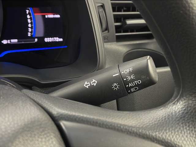 ホンダ フィット ハイブリット Fパッケージ 栃木県 2016(平28)年 3.4万km ブリリアントスポーティブルーメタリック2トーン 福祉車両/助手席回転シート/禁煙車/純正メモリーナビ/・ワンセグ/CD/Bluetooth/SD/USB/バックカメラ/ビルトインETC/前後ドライブレコーダー/オートライト/ステアリングスイッチ/電動格納ウインカーミラー/純正フロアマット/ドアバイザー/●純正ホイールカバー/●保証書/●取扱説明書