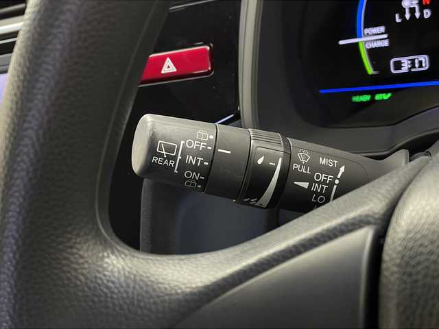 ホンダ フィット ハイブリット Fパッケージ 栃木県 2016(平28)年 3.4万km ブリリアントスポーティブルーメタリック2トーン 福祉車両/助手席回転シート/禁煙車/純正メモリーナビ/・ワンセグ/CD/Bluetooth/SD/USB/バックカメラ/ビルトインETC/前後ドライブレコーダー/オートライト/ステアリングスイッチ/電動格納ウインカーミラー/純正フロアマット/ドアバイザー/●純正ホイールカバー/●保証書/●取扱説明書