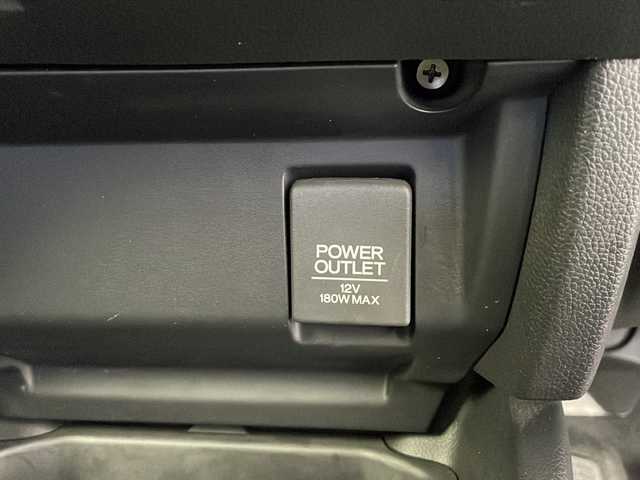 ホンダ フィット ハイブリット Fパッケージ 栃木県 2016(平28)年 3.4万km ブリリアントスポーティブルーメタリック2トーン 福祉車両/助手席回転シート/禁煙車/純正メモリーナビ/・ワンセグ/CD/Bluetooth/SD/USB/バックカメラ/ビルトインETC/前後ドライブレコーダー/オートライト/ステアリングスイッチ/電動格納ウインカーミラー/純正フロアマット/ドアバイザー/●純正ホイールカバー/●保証書/●取扱説明書