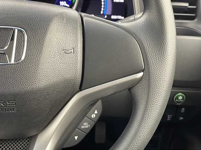 ホンダ フィット ハイブリット Fパッケージ 栃木県 2016(平28)年 3.4万km ブリリアントスポーティブルーメタリック2トーン 福祉車両/助手席回転シート/禁煙車/純正メモリーナビ/・ワンセグ/CD/Bluetooth/SD/USB/バックカメラ/ビルトインETC/前後ドライブレコーダー/オートライト/ステアリングスイッチ/電動格納ウインカーミラー/純正フロアマット/ドアバイザー/●純正ホイールカバー/●保証書/●取扱説明書