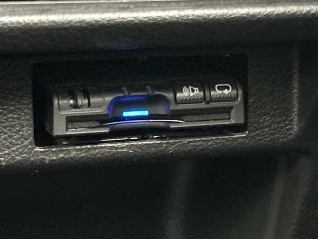 スズキ クロスビー HYBRID MZ 三重県 2018(平30)年 2.9万km キャラバンアイボリーパールメタリック/ホワイト 2トーンルーフ /禁煙車//社外SDナビ【AVIC-ZH07】/　フルセグTV/BT/iPod/CD/DVD//バックカメラ//前席シートヒーター//クルーズコントロール//ドライブレコーダー//衝突被害軽減システム//レーンキープアシスト//LEDオートライト//ETC//純正16インチアルミホイール//ステアリングスイッチ//電格ミラー//ウインカーミラー//純正フロアマット//プッシュスタート//スマートキー