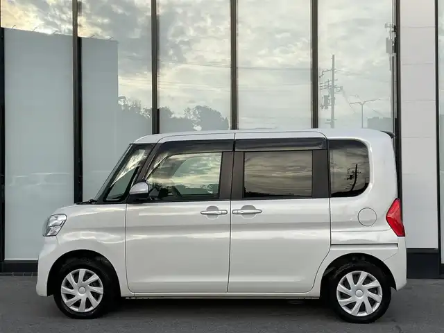 ダイハツ タント L リミテッド SAⅢ 大阪府 2018(平30)年 4.8万km パールホワイトⅢ 社外ナビ KENWOODナビ/・Bluetooth/フルセグTV/CD/DVD/ラジオ/　SMARTUSEN/IPod/主要装備/・バックカメラ/・プリクラッシュセーフティ/・横滑り防止装置/・アイドリングストップ/・ハロゲンヘッドライト/・オートマチックハイビーム/・ヘッドライトレベライザー/・ステアリングリモコン/・ベンチシート/・フルフラット/・純正ホイールキャップ/・社外フロアマット/・ドライブレコーダー前/・ETC