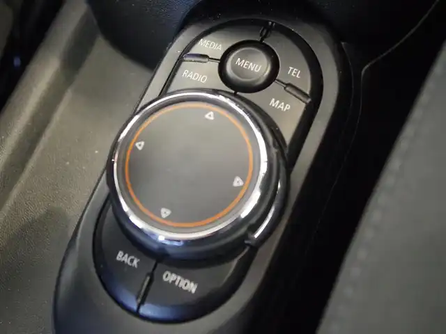 ＭＩＮＩ ミニ クーパー S 岐阜県 2017(平29)年 1.3万km 赤 ワンオーナー/ペッパーパッケージ/ドライビングアシストパッケージ/ＥＴＣ/パークディスタンスコントロール/ＪＣＷレザーステアリング/バックカメラ/ドラレコ/純正１７インチＡＷ/スマートキー