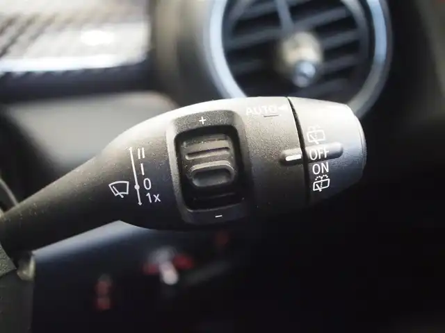 ＭＩＮＩ ミニ クーパー S 岐阜県 2017(平29)年 1.3万km 赤 ワンオーナー/ペッパーパッケージ/ドライビングアシストパッケージ/ＥＴＣ/パークディスタンスコントロール/ＪＣＷレザーステアリング/バックカメラ/ドラレコ/純正１７インチＡＷ/スマートキー