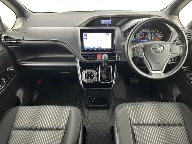 トヨタ ヴォクシー ZS 煌Ⅱ 福岡県 2019(令1)年 5.4万km ブラック 後席モニター　/純正９型ナビ（ＢＴ，フルセグＴＶ）　/バックカメラ/ＥＴＣ　/クルーズコントロール　/コーナーセンサー　/衝突軽減ブレーキ　/レーンキープ　/ＰＫＳＢ　/ＭＴモード付き　/両側電動スライドドア　/ＬＥＤ