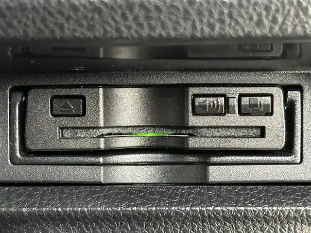 トヨタ ヴォクシー ZS 煌Ⅱ 福岡県 2019(令1)年 5.4万km ブラック 後席モニター　/純正９型ナビ（ＢＴ，フルセグＴＶ）　/バックカメラ/ＥＴＣ　/クルーズコントロール　/コーナーセンサー　/衝突軽減ブレーキ　/レーンキープ　/ＰＫＳＢ　/ＭＴモード付き　/両側電動スライドドア　/ＬＥＤ