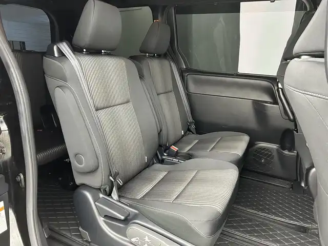 トヨタ ヴォクシー ZS 煌Ⅱ 福岡県 2019(令1)年 5.4万km ブラック 後席モニター　/純正９型ナビ（ＢＴ，フルセグＴＶ）　/バックカメラ/ＥＴＣ　/クルーズコントロール　/コーナーセンサー　/衝突軽減ブレーキ　/レーンキープ　/ＰＫＳＢ　/ＭＴモード付き　/両側電動スライドドア　/ＬＥＤ