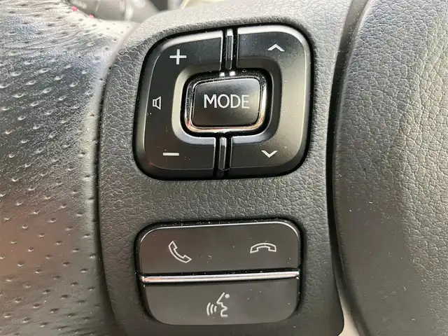 レクサス ＮＸ 300 Fスポーツ 静岡県 2018(平30)年 3.9万km ホワイトノーヴァガラスフレーク エンジンスタートボタン/パワーステアリング/パワーウィンドウ/取扱説明書/MTモード付AT/100V充電/アイドリングストップ/AAC/クルーズコントロール（追従走行：有）/USB入力端子/ビルトインETC2.0/全方位カメラ/純正SDナビ（フルセグTV、BT接続、AUX、CDチェンジャー）/電動リアゲート/D+N席パワーシート/D+N席シートヒーター/D+N席エアシート/ステアリングヒーター/社外フロアマット/純正アルミホイール/ABS/横滑り防止装置/レーンキープアシスト/オートライト/オートマチックハイビーム/前後コーナーセンサー/LEDヘッドライト/W+サイドエアバック/カーテンエアバック/衝突軽減システム