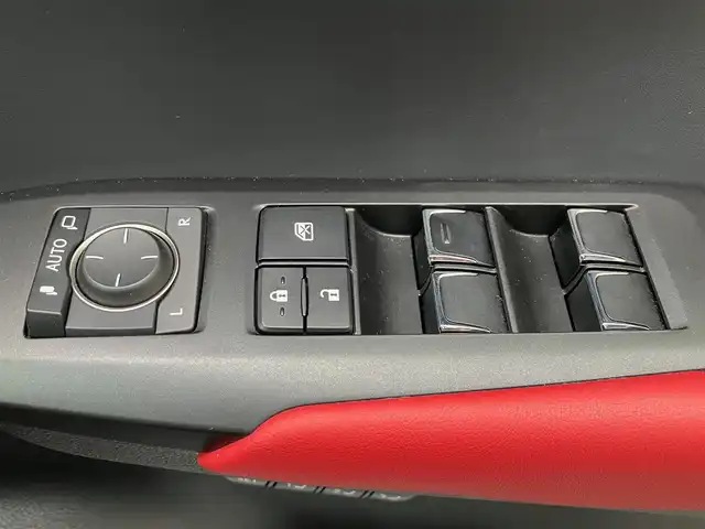 レクサス ＮＸ 300 Fスポーツ 静岡県 2018(平30)年 3.9万km ホワイトノーヴァガラスフレーク エンジンスタートボタン/パワーステアリング/パワーウィンドウ/取扱説明書/MTモード付AT/100V充電/アイドリングストップ/AAC/クルーズコントロール（追従走行：有）/USB入力端子/ビルトインETC2.0/全方位カメラ/純正SDナビ（フルセグTV、BT接続、AUX、CDチェンジャー）/電動リアゲート/D+N席パワーシート/D+N席シートヒーター/D+N席エアシート/ステアリングヒーター/社外フロアマット/純正アルミホイール/ABS/横滑り防止装置/レーンキープアシスト/オートライト/オートマチックハイビーム/前後コーナーセンサー/LEDヘッドライト/W+サイドエアバック/カーテンエアバック/衝突軽減システム