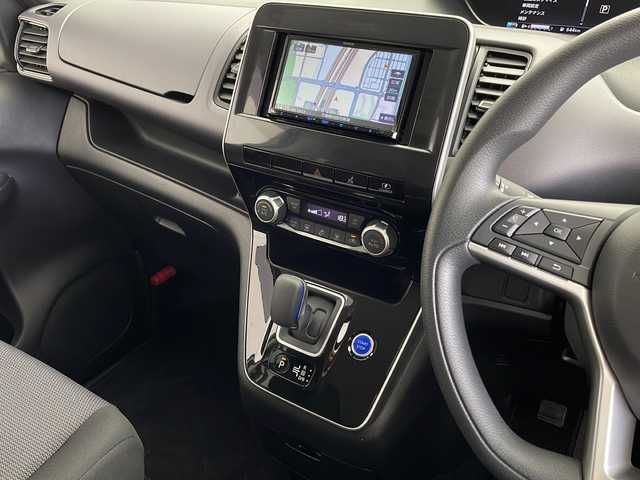 日産 セレナ e－パワー XV 千葉県 2022(令4)年 3.6万km ダークメタルグレー 禁煙車/社外ナビ　KENWOOD/Bluetooth　CD　AM/FM/バックカメラ/両側パワースライドドア/ETC/オートライト/クルーズコントロール/衝突軽減ブレーキ/コーナーセンサー/15インチ純正アルミホイール/純正フロアマット/ステアリングスイッチ/リア2.3列目ドリンクホルダー/USB入力端子/スペアキー/スマートキー/プッシュスタート