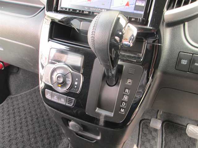 スズキ ソリオ バンディット HV MV 千葉県 2018(平30)年 4.5万km ピュアホワイトP 純正8型SDナビ、フルセグTV/全周囲カメラ/純正オーディオ【DVD/CD/BT/SD】/デュアルカメラブレーキサポート/両側パワースライドドア/LEDヘッドライト&LEDフォグランプ/レーダークルーズコントロール/車線逸脱防止警報装置/パドルシフト付き革巻きステアリング/ナビ連動ステアリングスイッチ/運転席シートヒーター/リアコーナーセンサー/革調シートカバー/前方ドライブレコーダー/ビルトインETC