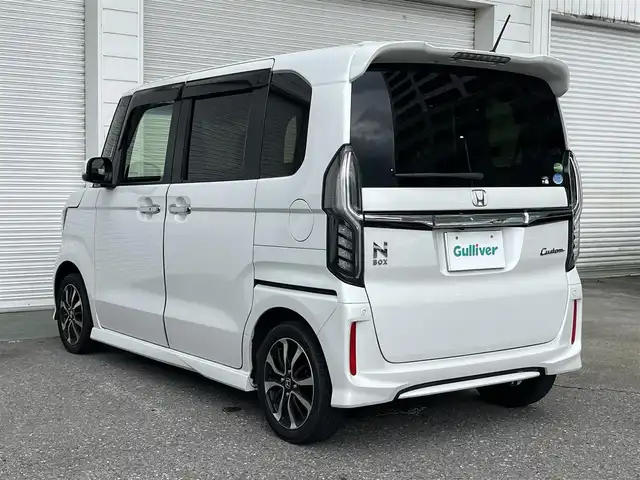 ホンダ Ｎ ＢＯＸ カスタム G L ホンダセンシング 高知県 2020(令2)年 5.4万km プラチナホワイトパール ホンダセンシング/純正ナビ/　Bluetooth/ワンセグ/　CD/DVD/AM/FM/バックカメラ/ドライブレコーダー/ビルトインETC/プッシュスタート/スマートキー/スペアキー/純正フロアマット/純正14インチアルミホイール/両側パワースライドドア/アイドリングストップ/ベンチシート/チップアップシート/カーテンエアバッグ/盗難防止装置