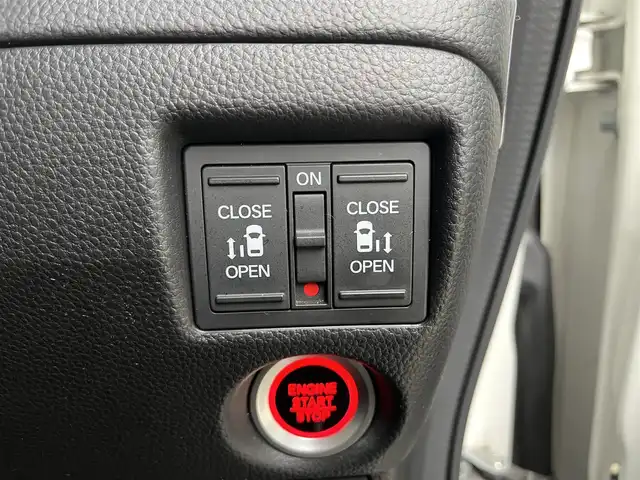 ホンダ Ｎ ＢＯＸ カスタム G L ホンダセンシング 高知県 2020(令2)年 5.4万km プラチナホワイトパール ホンダセンシング/純正ナビ/　Bluetooth/ワンセグ/　CD/DVD/AM/FM/バックカメラ/ドライブレコーダー/ビルトインETC/プッシュスタート/スマートキー/スペアキー/純正フロアマット/純正14インチアルミホイール/両側パワースライドドア/アイドリングストップ/ベンチシート/チップアップシート/カーテンエアバッグ/盗難防止装置