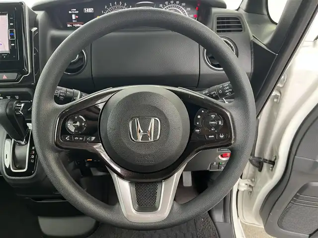 ホンダ Ｎ ＢＯＸ カスタム G L ホンダセンシング 高知県 2020(令2)年 5.4万km プラチナホワイトパール ホンダセンシング/純正ナビ/　Bluetooth/ワンセグ/　CD/DVD/AM/FM/バックカメラ/ドライブレコーダー/ビルトインETC/プッシュスタート/スマートキー/スペアキー/純正フロアマット/純正14インチアルミホイール/両側パワースライドドア/アイドリングストップ/ベンチシート/チップアップシート/カーテンエアバッグ/盗難防止装置