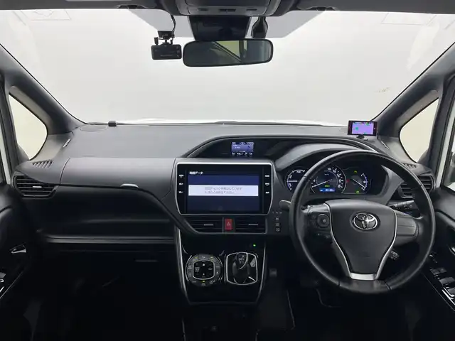 トヨタ ヴォクシー ハイブリッド ZS 煌Ⅲ 群馬県 2021(令3)年 8.4万km ホワイトパールクリスタルシャイン 純正１０型ナビ　バックカメラ　クルーズコントロール　シートヒーター　衝突被害軽減ブレーキ　車線逸脱警報　オートマチックハイビーム　前後ドライブレコーダー　クリアランスソナー　ＬＥＤ　ＥＴＣ　禁煙車