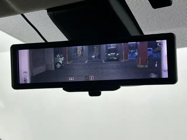 トヨタ シエンタ G クエロ 愛知県 2019(令1)年 3万km ホワイトパールクリスタルシャイン メーカーオプション/前席シートヒーター/ステアリングヒーター/パノラミックビューモニター/ステアリングスイッチ/標準装備/パナソニック9インチフローティングナビ/（フルセグTV/Bluetoot/DVD/CD/AM/FM）/トヨタセーフティセンス/・プリクラッシュセーフティ/・レーンディパーチャーアラート/・オートマチックハイビーム/ETC/デジタルインナーミラー/シートヒーター/ハーフレザーシート/両側パワースライドドア/LEDヘッドライト/フロントフォグランプ/ヘッドライトレベライザー/革巻きシフトノブ/スマートキー/純正フロアマット/プッシュスタート