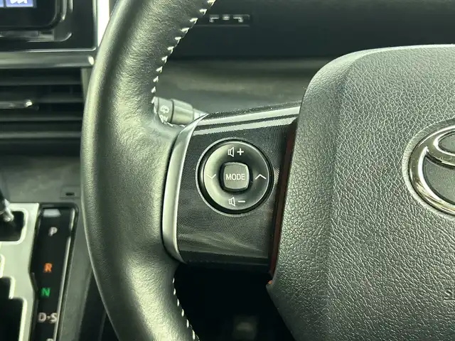 トヨタ シエンタ G クエロ 愛知県 2019(令1)年 3万km ホワイトパールクリスタルシャイン メーカーオプション/前席シートヒーター/ステアリングヒーター/パノラミックビューモニター/ステアリングスイッチ/標準装備/パナソニック9インチフローティングナビ/（フルセグTV/Bluetoot/DVD/CD/AM/FM）/トヨタセーフティセンス/・プリクラッシュセーフティ/・レーンディパーチャーアラート/・オートマチックハイビーム/ETC/デジタルインナーミラー/シートヒーター/ハーフレザーシート/両側パワースライドドア/LEDヘッドライト/フロントフォグランプ/ヘッドライトレベライザー/革巻きシフトノブ/スマートキー/純正フロアマット/プッシュスタート