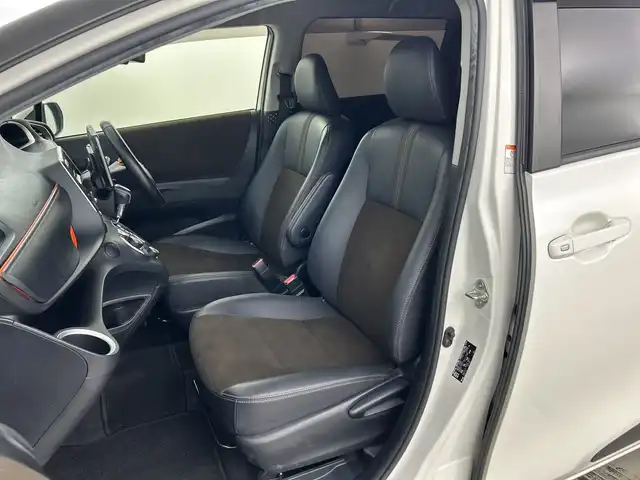 トヨタ シエンタ G クエロ 愛知県 2019(令1)年 3万km ホワイトパールクリスタルシャイン メーカーオプション/前席シートヒーター/ステアリングヒーター/パノラミックビューモニター/ステアリングスイッチ/標準装備/パナソニック9インチフローティングナビ/（フルセグTV/Bluetoot/DVD/CD/AM/FM）/トヨタセーフティセンス/・プリクラッシュセーフティ/・レーンディパーチャーアラート/・オートマチックハイビーム/ETC/デジタルインナーミラー/シートヒーター/ハーフレザーシート/両側パワースライドドア/LEDヘッドライト/フロントフォグランプ/ヘッドライトレベライザー/革巻きシフトノブ/スマートキー/純正フロアマット/プッシュスタート