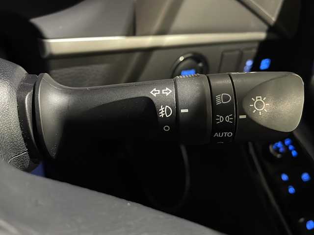 トヨタ ハリアー プレミアム スタイルアッシュ 山形県 2017(平29)年 13.1万km ホワイトパールクリスタルシャイン ALPAINE9インチナビ CD DVD フルセグ BT/バックカメラ/ウッドコンビステアリング　/ウルトラスエードハーフレザーシート/パワーシート（前席）/シートヒーター（前席）/レーダーークルーズコントロール/プリクラッシュセーフティ/パワーバックドア/LEDライト/オートライト/電動テレスコピック/ビルトインETC/快適温熱シート/スマートキー２個